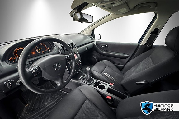 Mercedes-Benz A160 12 of 22