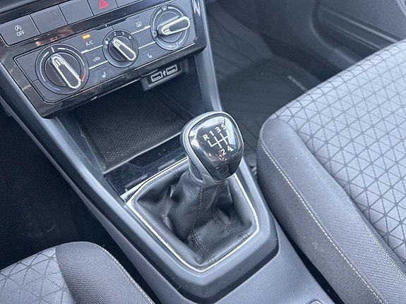 Volkswagen T-Cross 12 of 18