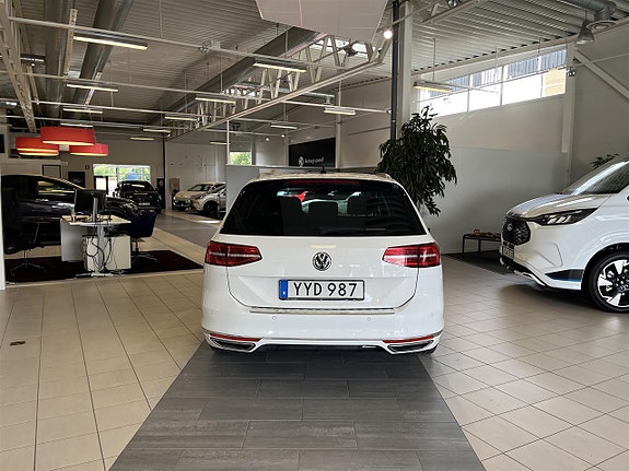 Volkswagen Passat 3 of 3