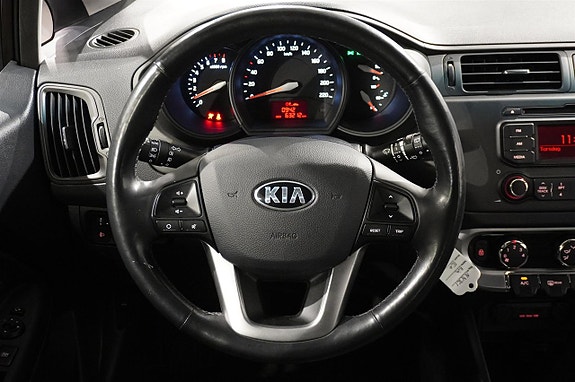 Kia Rio 11 of 13