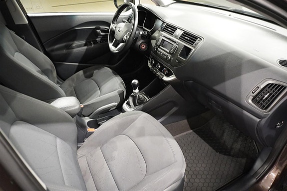 Kia Rio 9 of 13