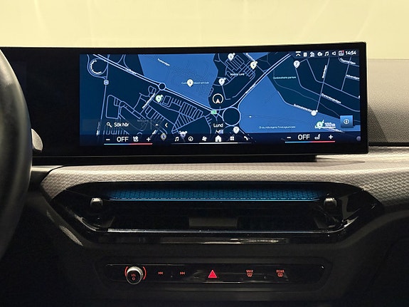 BMW 330e 15 of 18