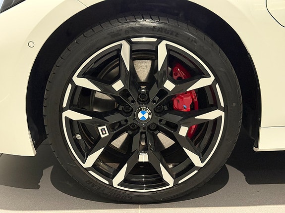 BMW 330e 5 of 18