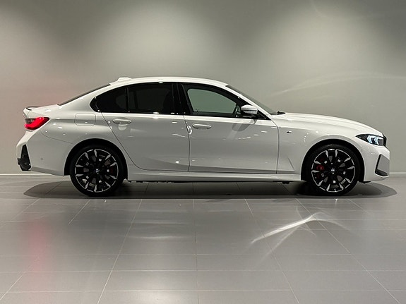 BMW 330e 3 of 18