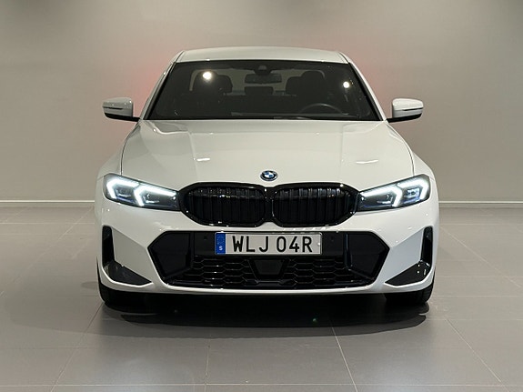 BMW 330e 2 of 18