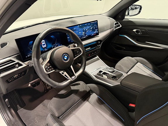 BMW 330e 11 of 18