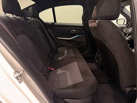 BMW 330e 7 of 18