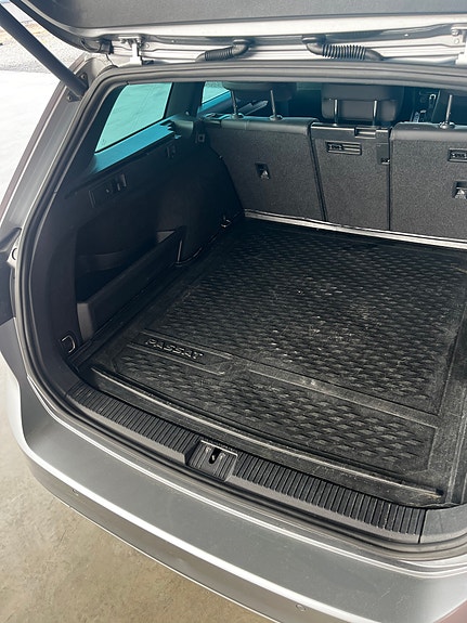 Volkswagen Passat 8 of 15