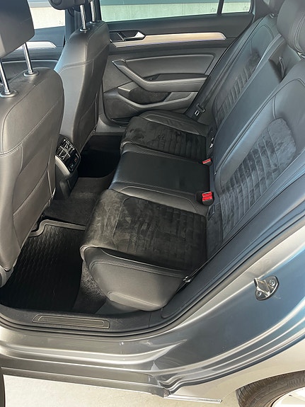 Volkswagen Passat 9 of 15