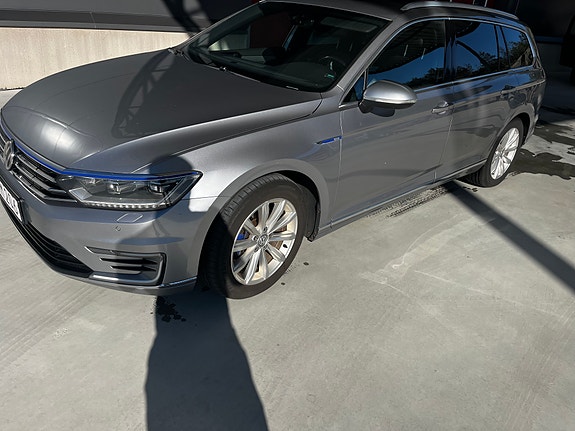 Volkswagen Passat 7 of 15