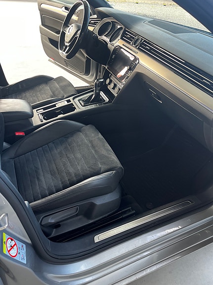 Volkswagen Passat 14 of 15
