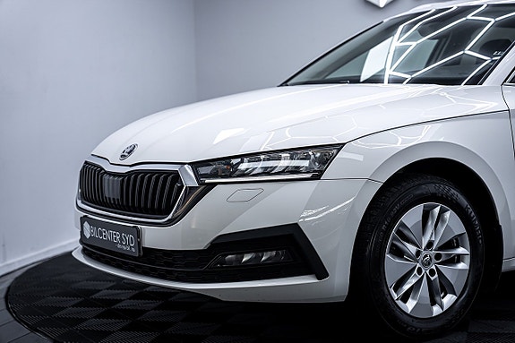 Skoda Octavia 2 of 27