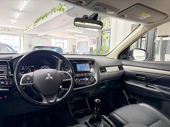 Mitsubishi Outlander 23 of 30