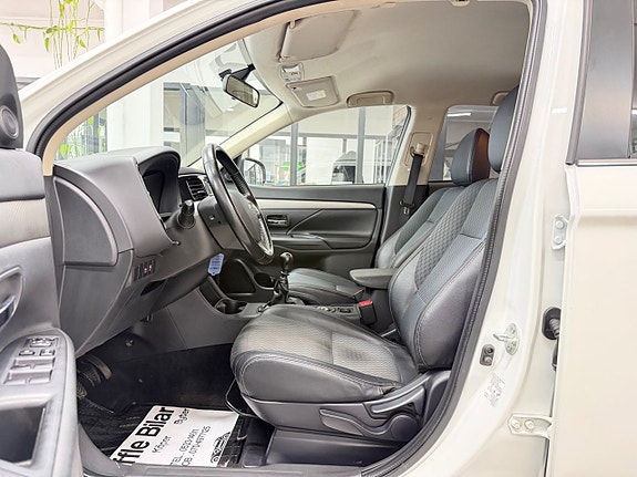 Mitsubishi Outlander 25 of 30