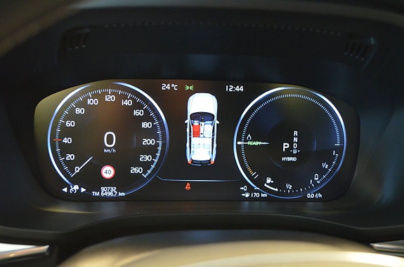 Volvo XC60 14 of 28