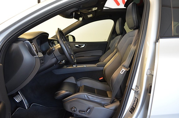 Volvo XC60 8 of 28