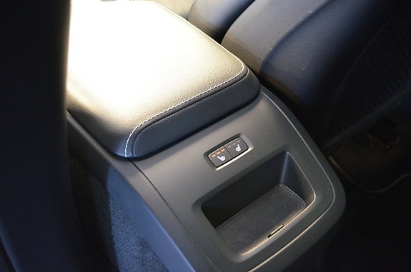 Volvo XC60 19 of 28