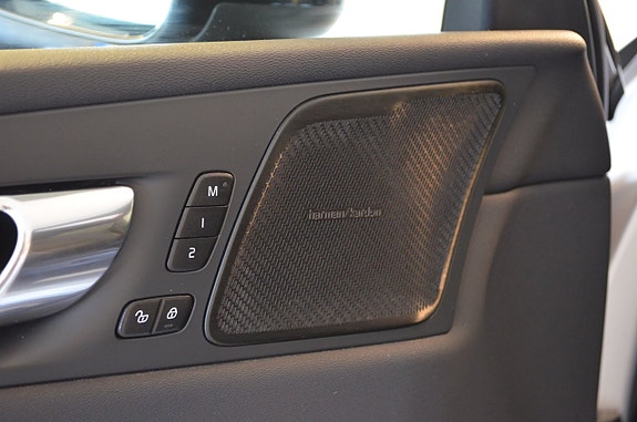 Volvo XC60 13 of 28