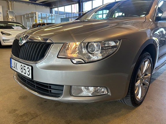 Skoda Superb 8 of 21