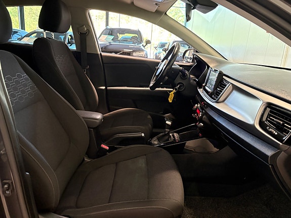 Kia Rio 12 of 25
