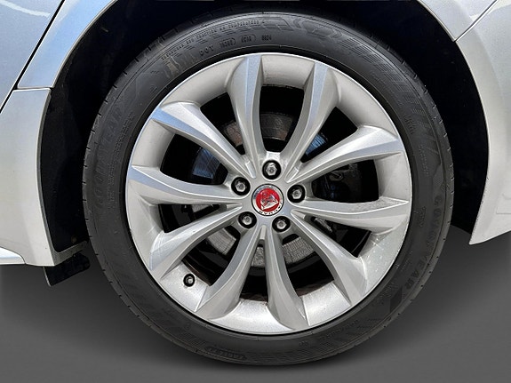 Jaguar XF 16 of 16