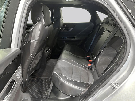 Jaguar XF 9 of 16
