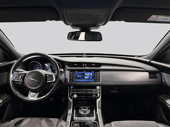 Jaguar XF 7 of 16