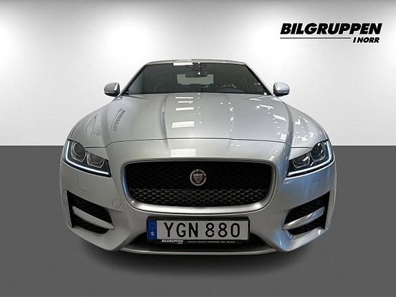 Jaguar XF 2 of 16