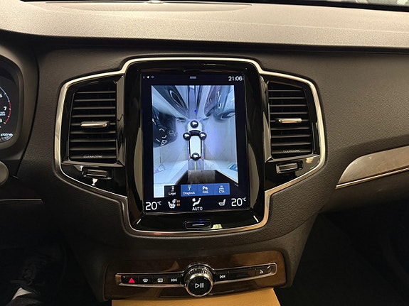 Volvo XC90 24 of 28