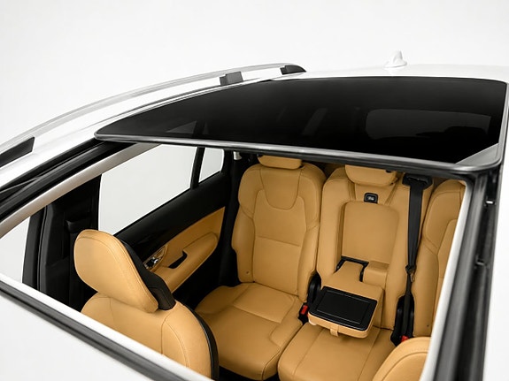Volvo XC90 4 of 28