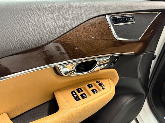 Volvo XC90 9 of 28