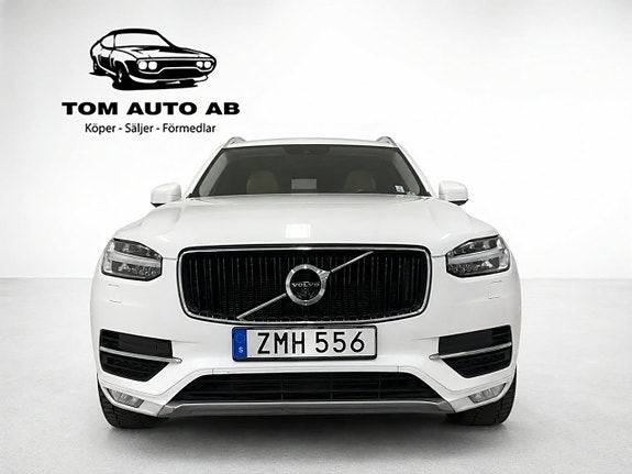 Volvo XC90 2 of 28