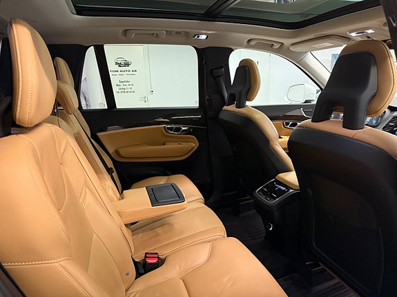 Volvo XC90 15 of 28