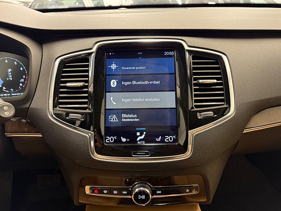 Volvo XC90 21 of 28