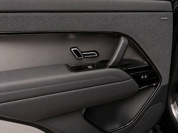 Land Rover Range Rover Sport 15 of 17