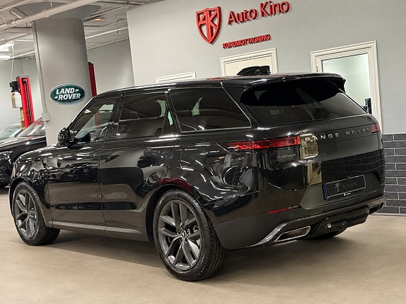 Land Rover Range Rover Sport 3 of 17