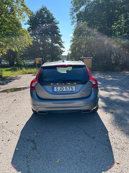 Volvo V60 4 of 6