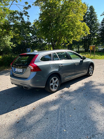 Volvo V60 3 of 6