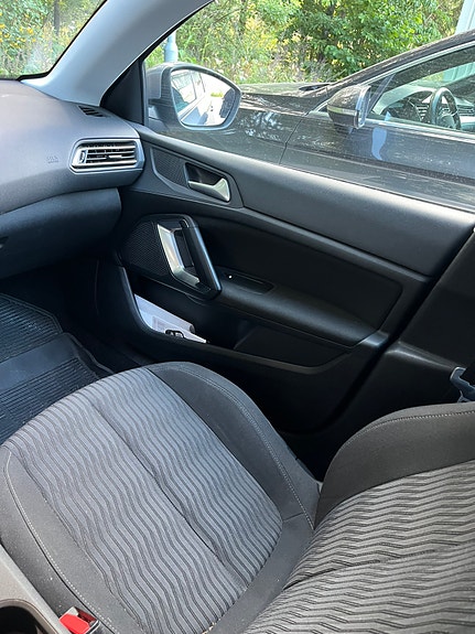 Peugeot 308 SW 10 of 13