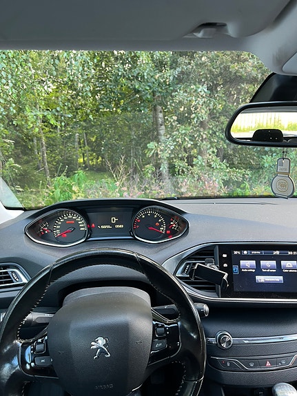 Peugeot 308 SW 9 of 13