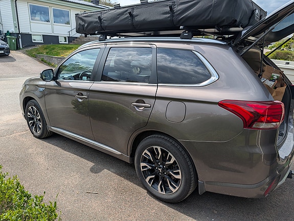 Mitsubishi Outlander 2 of 9
