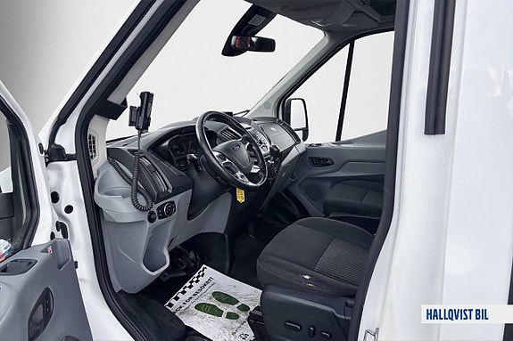Ford Transit 11 of 15