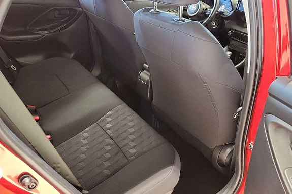 Toyota Yaris 8 of 20
