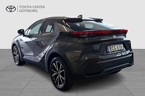 Toyota C-HR 3 of 11