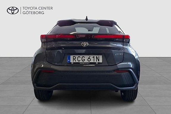 Toyota C-HR 5 of 11