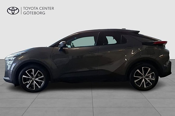 Toyota C-HR 4 of 11