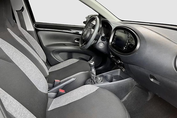 Toyota Aygo X 8 of 12