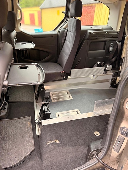 Peugeot Partner Tepee 10 of 20