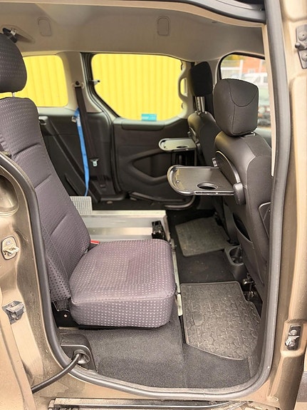 Peugeot Partner Tepee 9 of 20