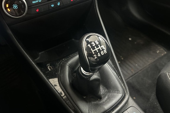 Ford Fiesta 11 of 17